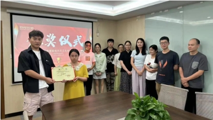 表彰优秀 树立榜样｜双良环境召开二季度标兵表彰颁奖仪式